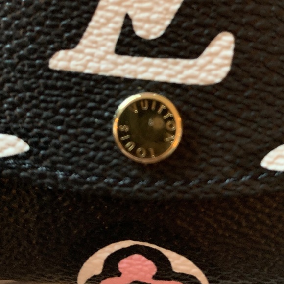 BRAND NEW WILD AT HEART ROSALIE COIN PURSE//LIMITED EDITION - Picture 3 of 14